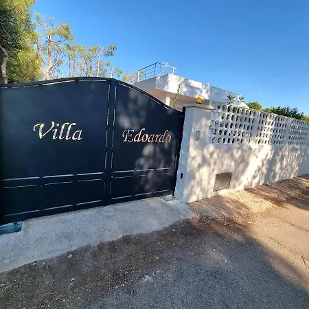Edoardo Con Pineta A 250 Metri Dal Mare Vila *